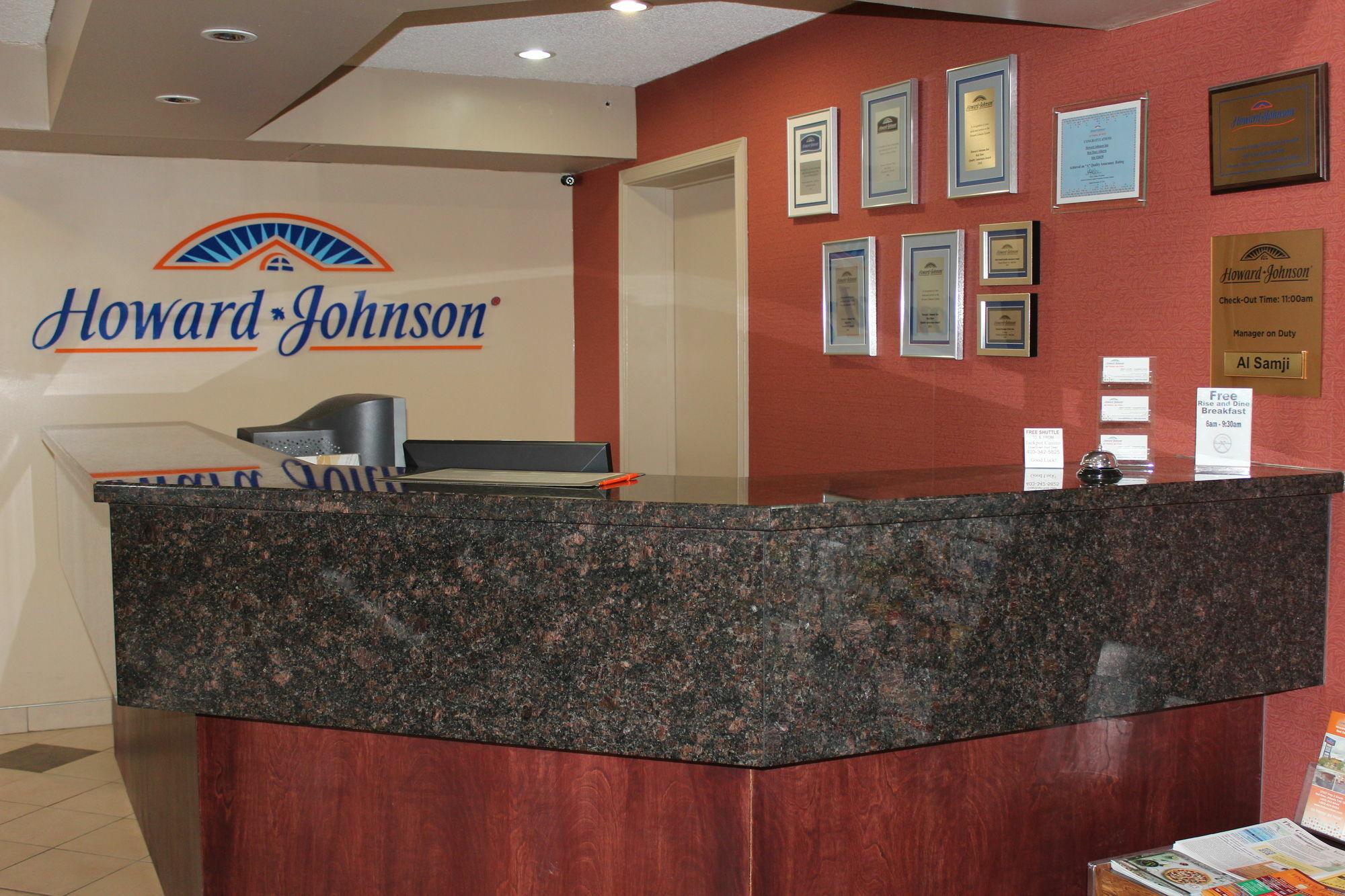 Howard Johnson By Wyndham Red Deer Exterior photo