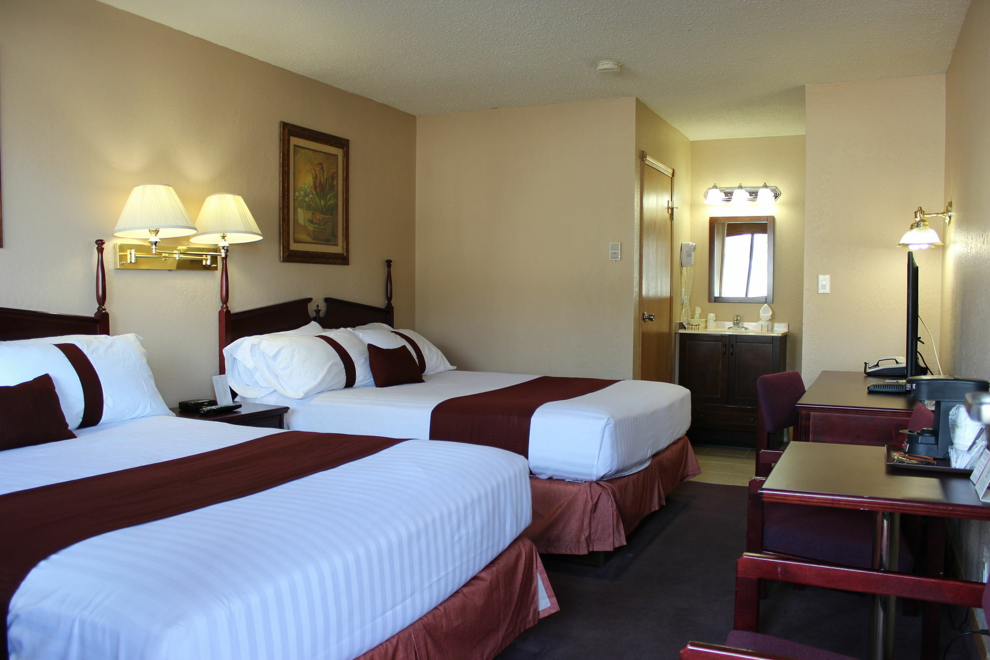 Howard Johnson By Wyndham Red Deer Exterior photo
